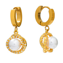 Load image into Gallery viewer, Daniela Faux Pearl Earrings - Knight &amp; Day