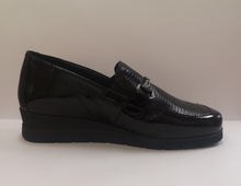 Load image into Gallery viewer, 1521 - Black Loafers with Buckle - Valeria’s