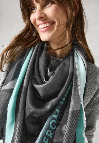 572647 - Print Triangular Scarf - Cecil