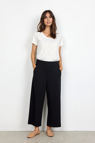 25330- Relaxed Fit 3/4 Trousers- Black- Soya Concept