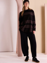 Load image into Gallery viewer, Black Balloon Shape Trouser With Darts At Hem - Naya