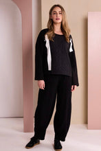 Load image into Gallery viewer, Black Soft Pull Up Shaped Trouser With Side Pocket - Naya