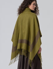 Load image into Gallery viewer, Green Plaid Poncho with Zipper - Surkana