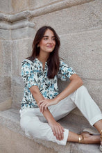 Load image into Gallery viewer, 3742- Floral Print Linen Blouse - Fransa