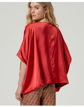 Load image into Gallery viewer, Red Kimono - Surkana