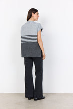 Load image into Gallery viewer, Sleeveless Knit - SoyaConcept