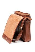 Load image into Gallery viewer, Messanger Bag Tan - Tinnakeenly Leathers