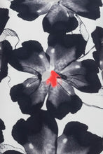 Load image into Gallery viewer, Floral Sweatshirt - Soquesto