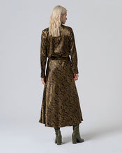 Load image into Gallery viewer, Animal Print MIDI Skirt - Surkana