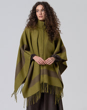Load image into Gallery viewer, Green Plaid Poncho with Zipper - Surkana