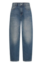Load image into Gallery viewer, BYKALLUNA  Barrel Jeans - b.young