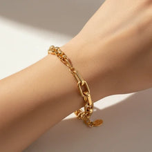 Load image into Gallery viewer, Remi Braclet - Knight &amp; Day