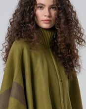 Load image into Gallery viewer, Green Plaid Poncho with Zipper - Surkana
