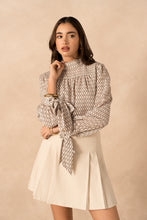 Load image into Gallery viewer, White Chain Detail Blouse - Lulumary