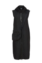 Load image into Gallery viewer, 24126-Quilted long waistcoat and Crossbody bag- Black- Ora