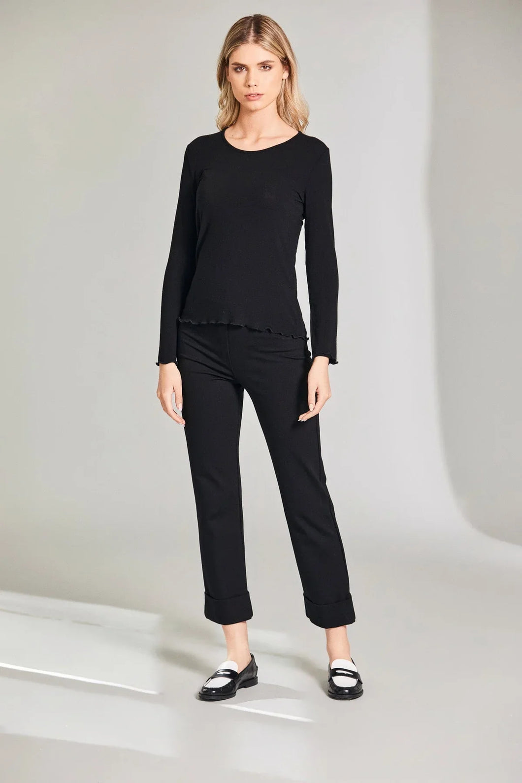 W24210- Merino Round Neck Top- Black- Peruzzi