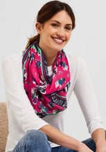 Load image into Gallery viewer, 572066- Pink Flower Loop Scarf - Cecil