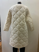 Load image into Gallery viewer, 5082 DECK Quilted Zip Coat- Beige